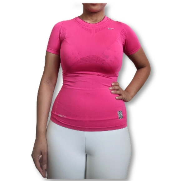 NIKE FIT Hot Pink T Shirt - Picture 1 of 3